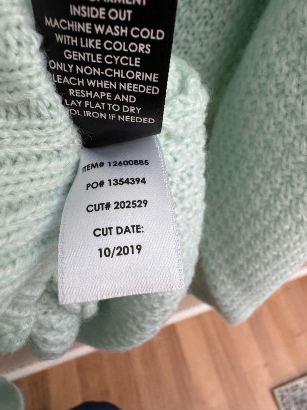 TORRID - NWT Mint V-Neck Knit Sweater - Size 1 - Picture 7 of 9